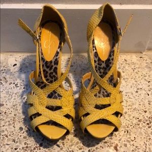 Mustard Yellow scaled platforms
